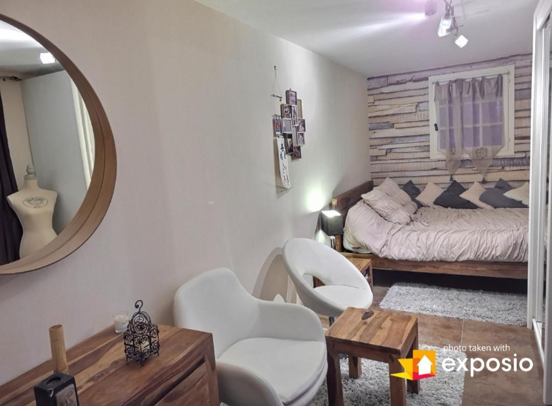 Avec Piscine Couverte Chauffée D'avril à Novembre Et Privatifs, Vue Appartement Estivareilles (Allier)
