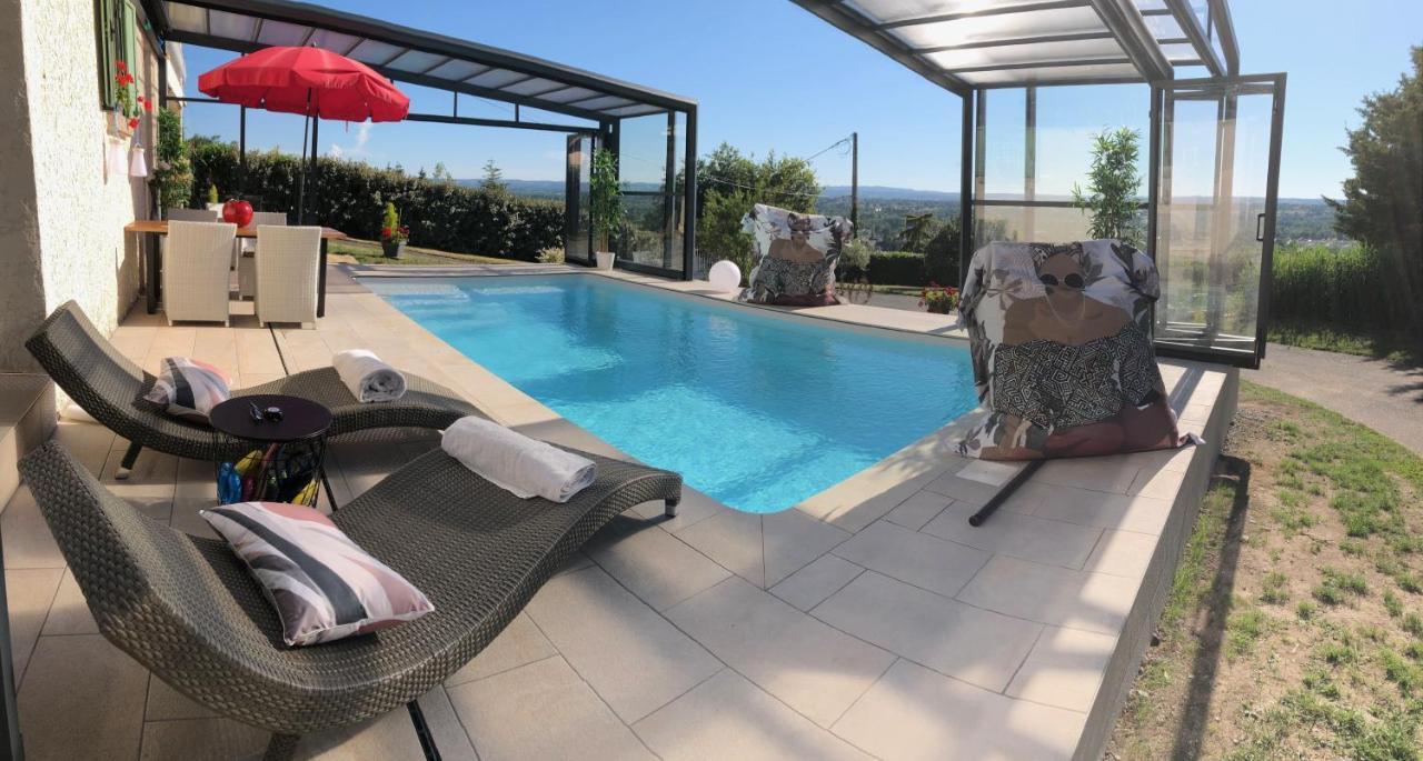 Avec Piscine Couverte Chauffee Du 15 Avril A Octobre Et Privatifs, Vue Estivareilles (Allier)
