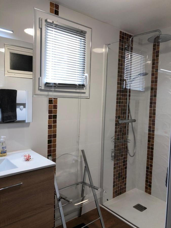 Apartment Avec Piscine Couverte Chauffee Du 15 Avril A Octobre Et Privatifs, Vue *