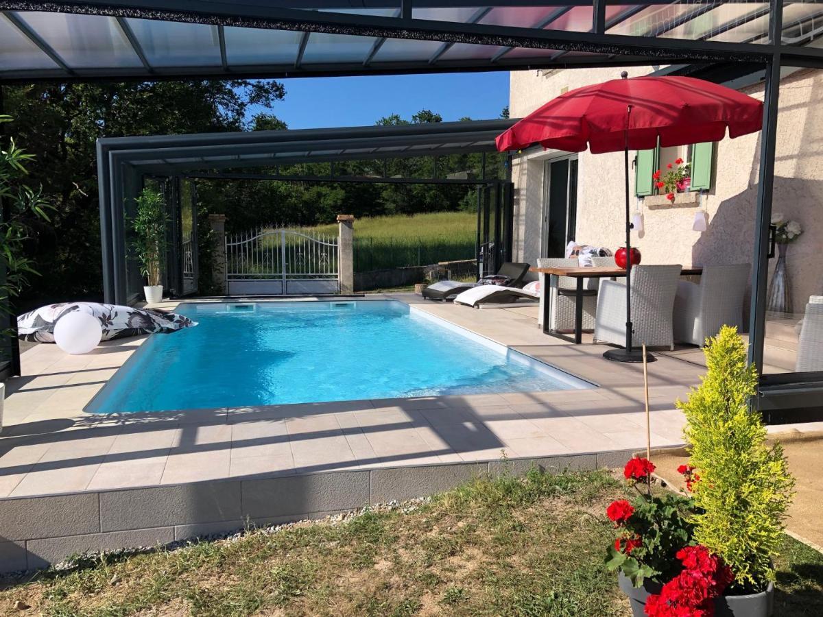 Apartment Avec Piscine Couverte Chauffee Du 15 Avril A Octobre Et Privatifs, Vue Estivareilles (Allier)