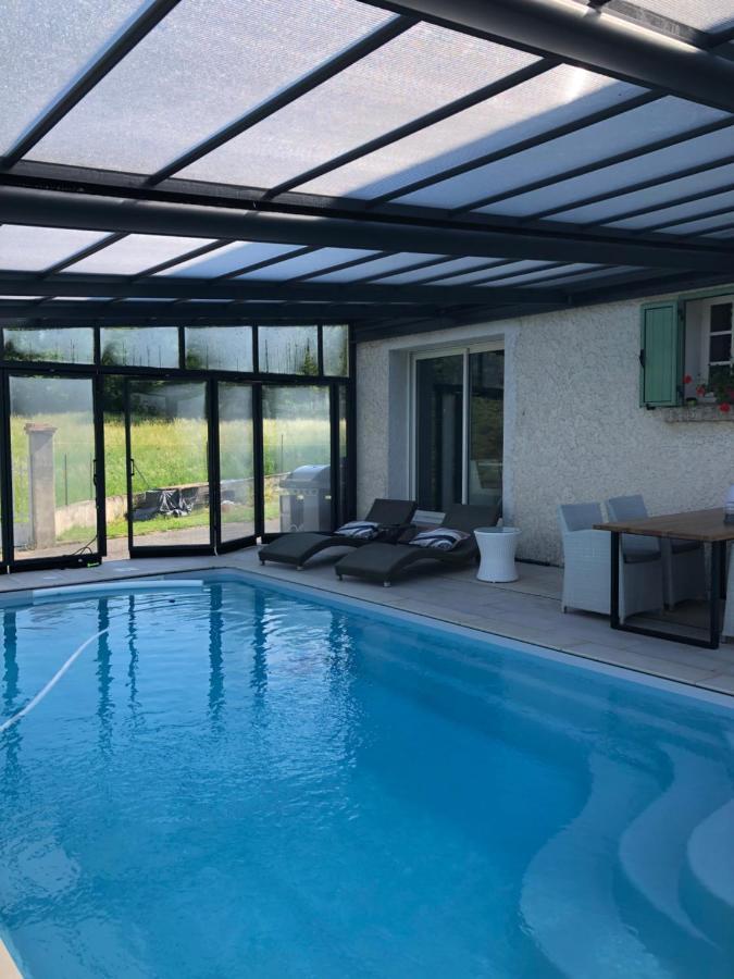 Appartement Avec Piscine Couverte Chauffée D'avril à Novembre Et Privatifs, Vue Estivareilles (Allier)