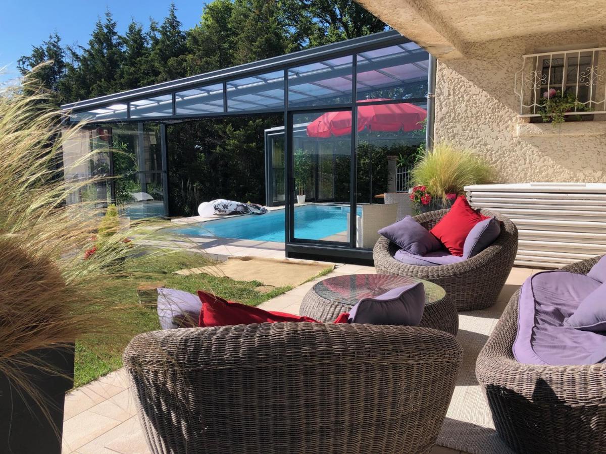 Apartment Avec Piscine Couverte Chauffee Du 15 Avril A Octobre Et Privatifs, Vue Estivareilles (Allier)